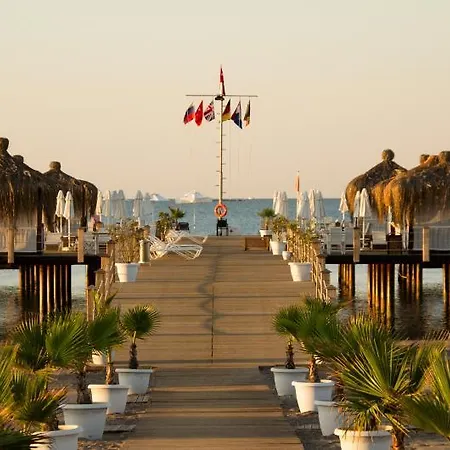 Liberty Lara Station touristique 5*